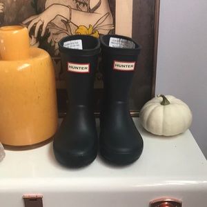 Like New Worn Once Hunter Kids First Class Navy Boot Toddler size 7